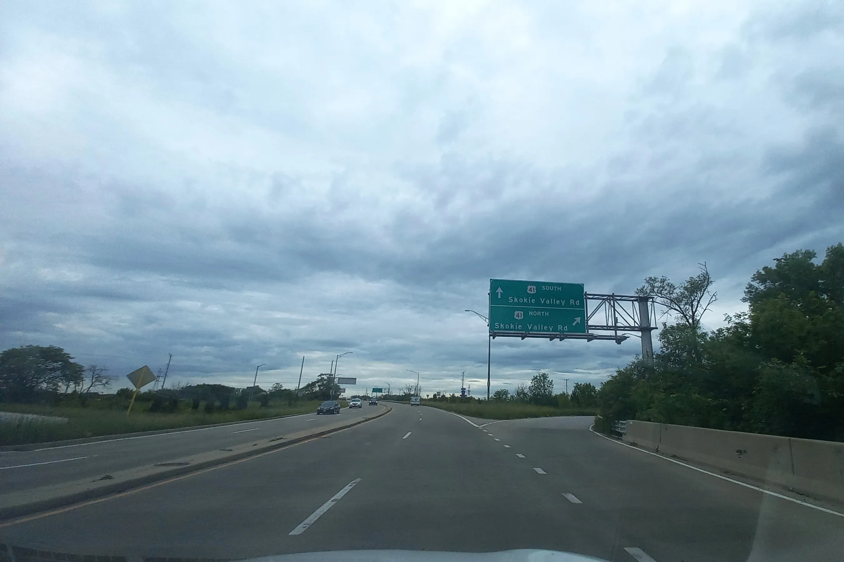 Central Avenue in downtown Highland Park, Illinois, the commercial corridor where many North Shore RIA practices have their offices.